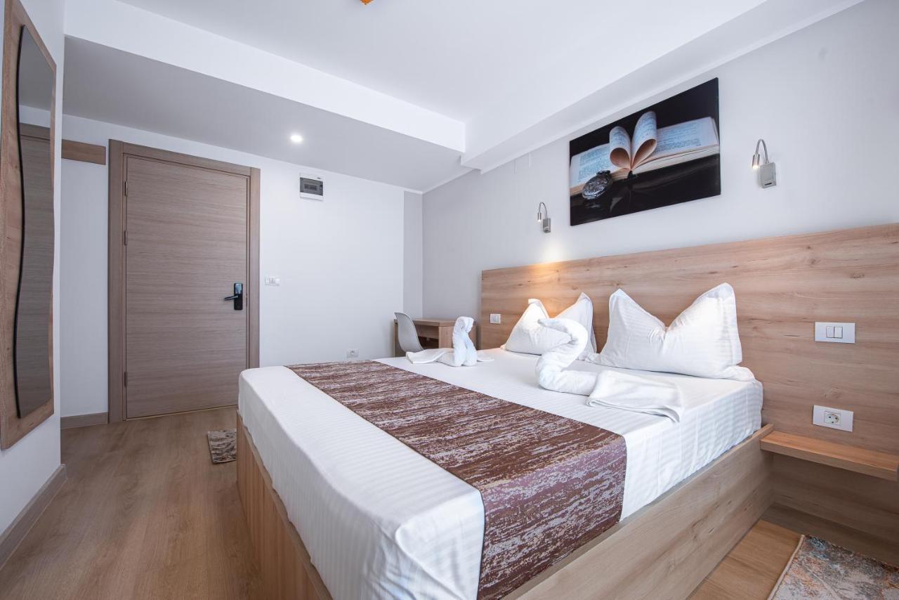 Polu-X Hotel Vama Veche Exterior photo